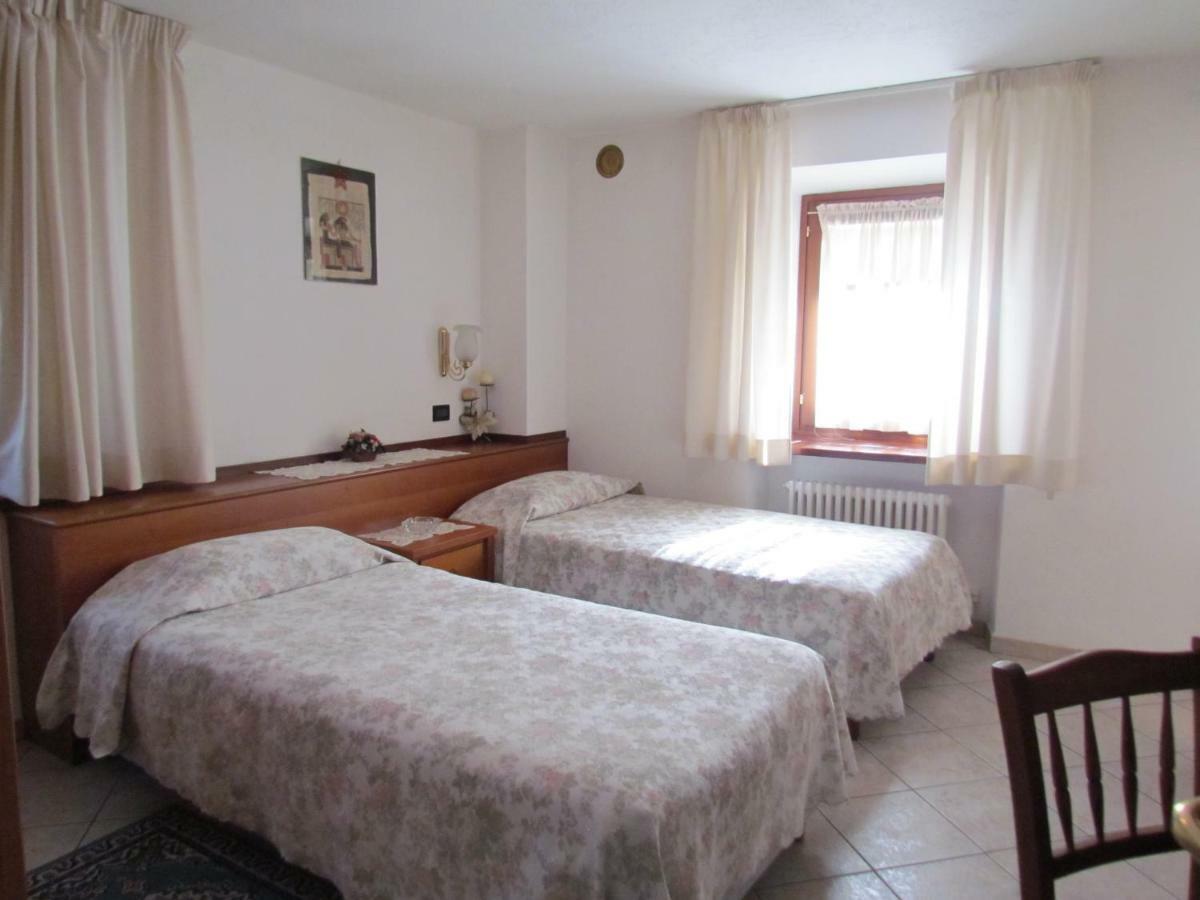 Residence Du Chateau Fenis Bagian luar foto