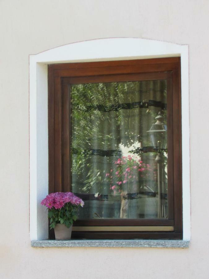Residence Du Chateau Fenis Bagian luar foto