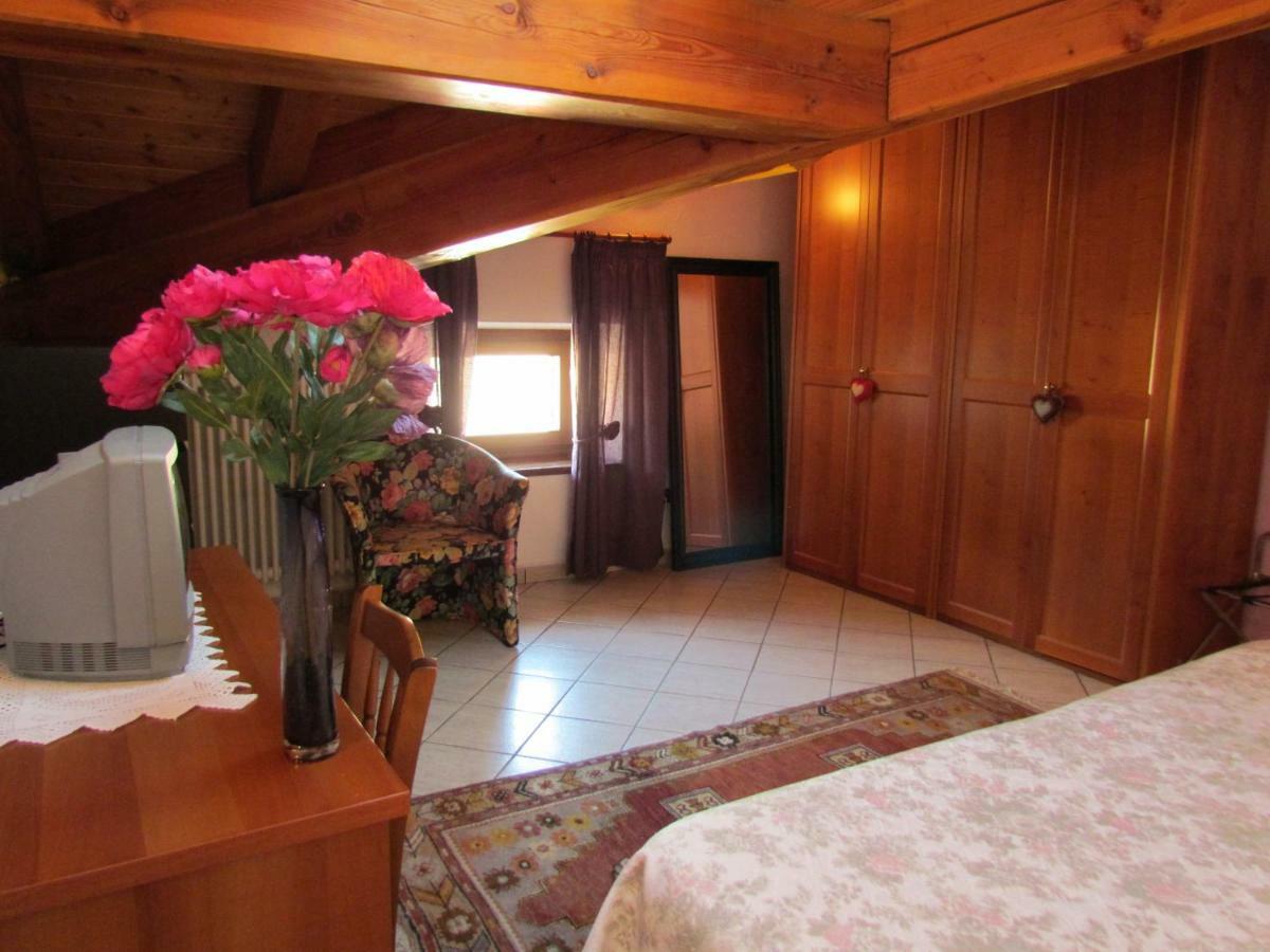 Residence Du Chateau Fenis Bagian luar foto